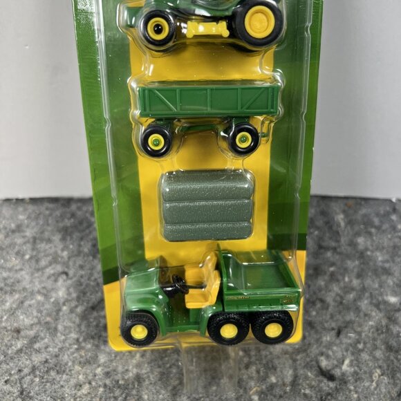 ERTL JOHN DEERE 1/64TH SCALE 5 PIECE 2009 NEW GIFT SET #37538 Die Cast Chassis - Picture 3 of 7